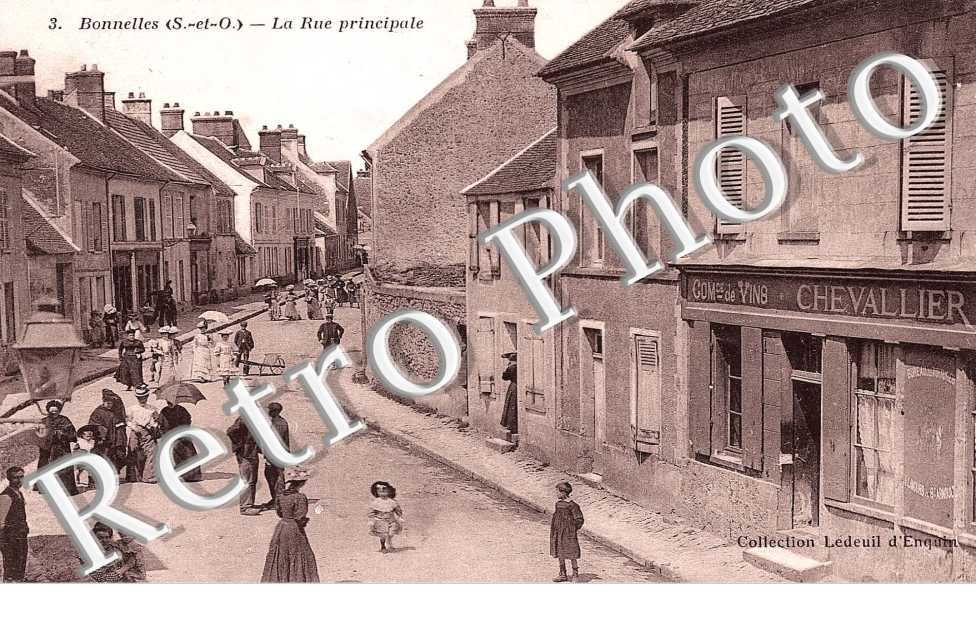 LA RUE PRINCIPALE