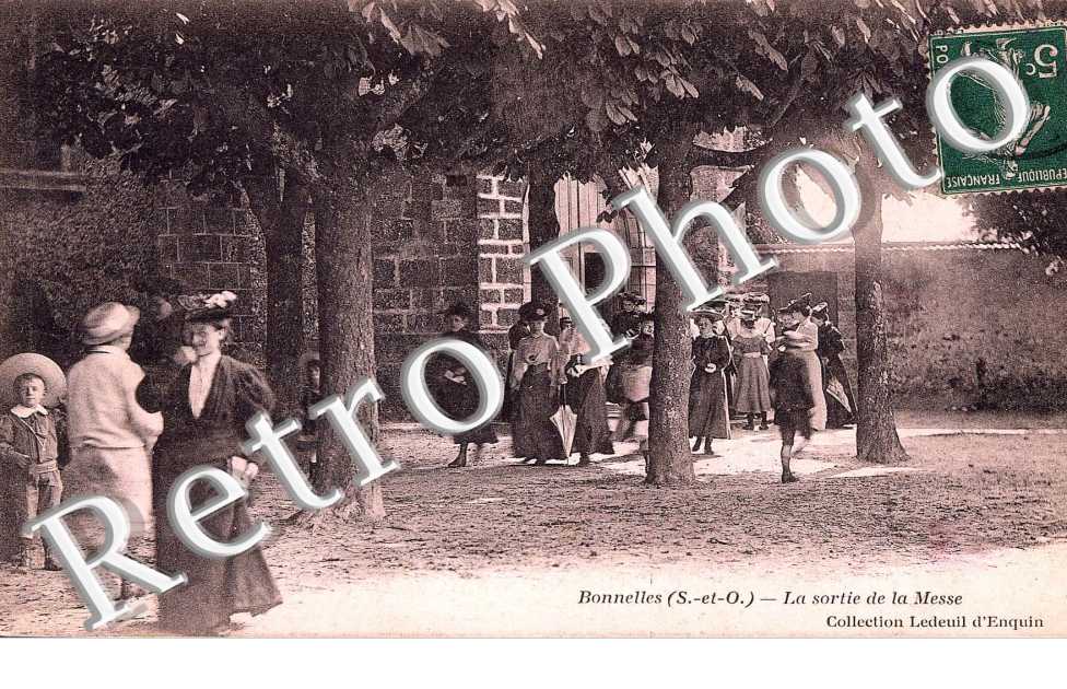 LA SORTIE DE LA MESSE