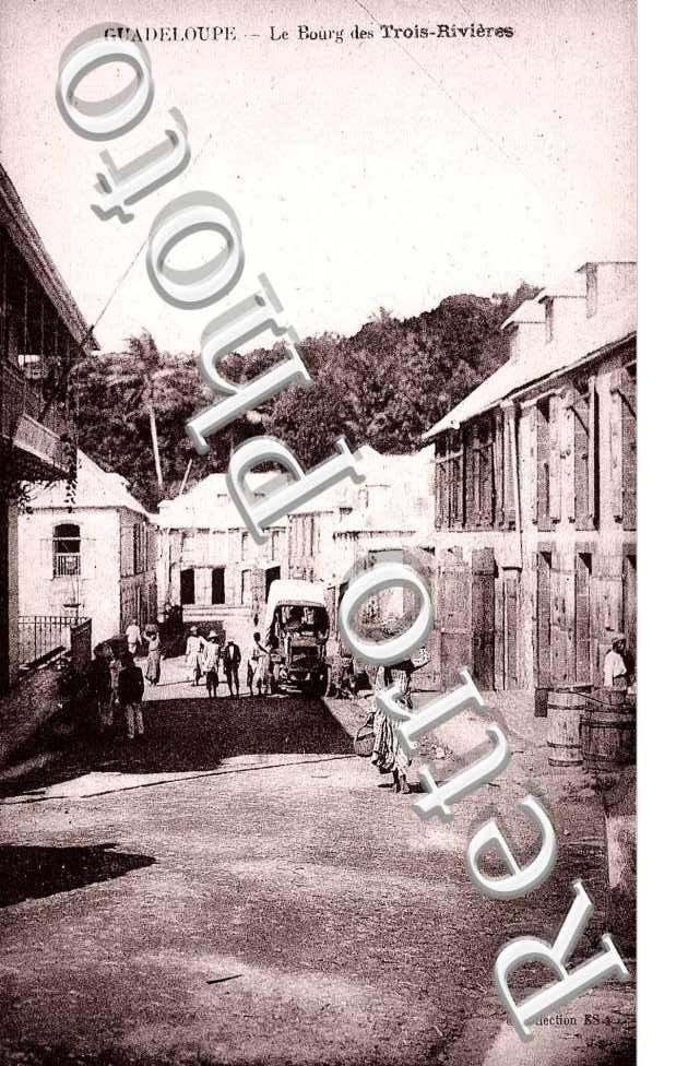 LE BOURG DES TROIS RIVIERES