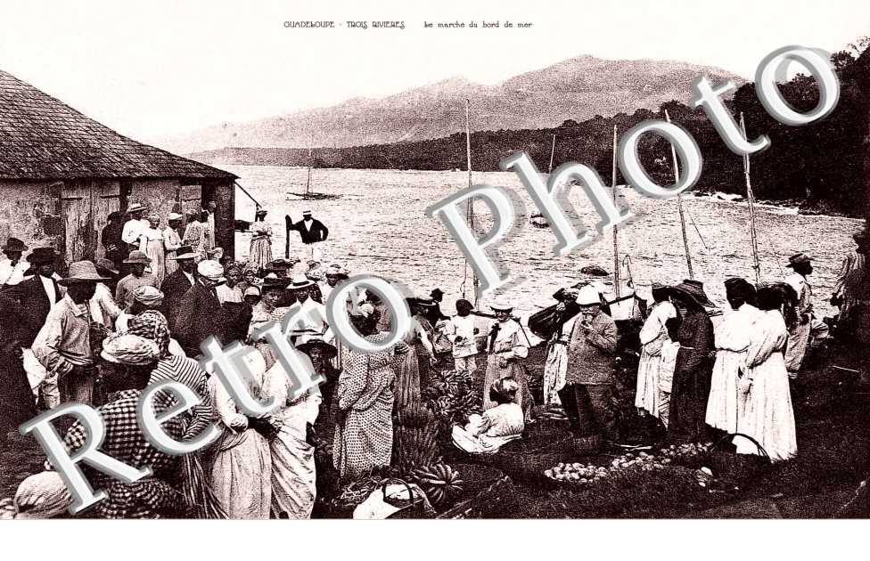 LE MARCHE DU BORD DE MER