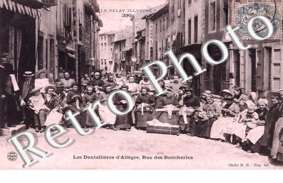 les dentellieres d'Allegre, rue des Boucheries