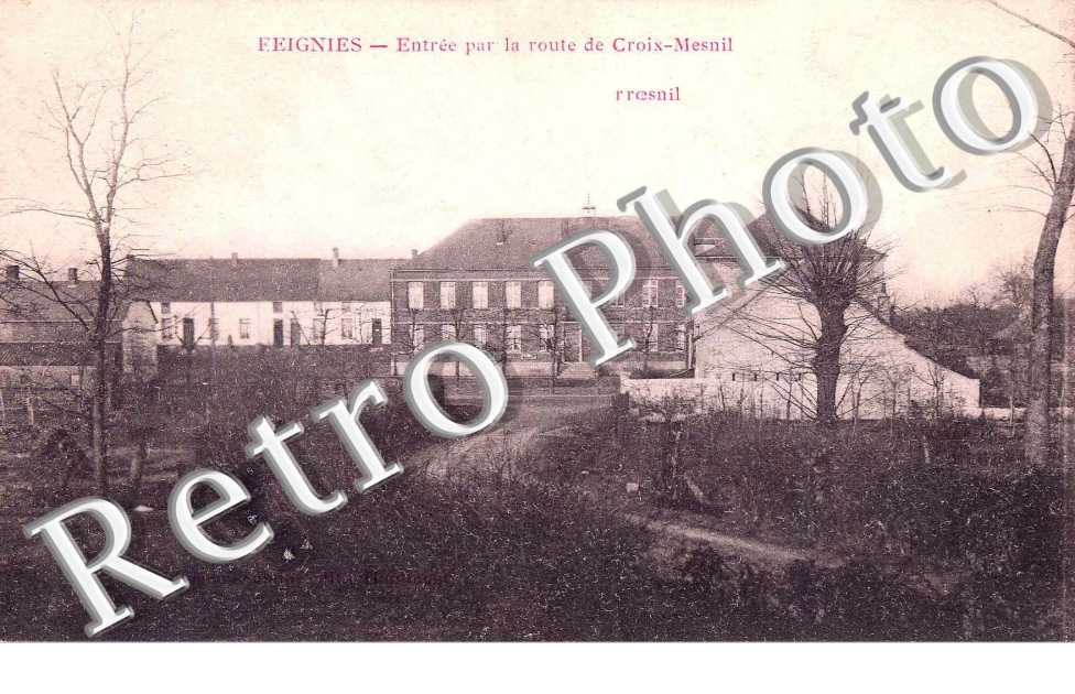 entree par la route de Croix-Mesnil