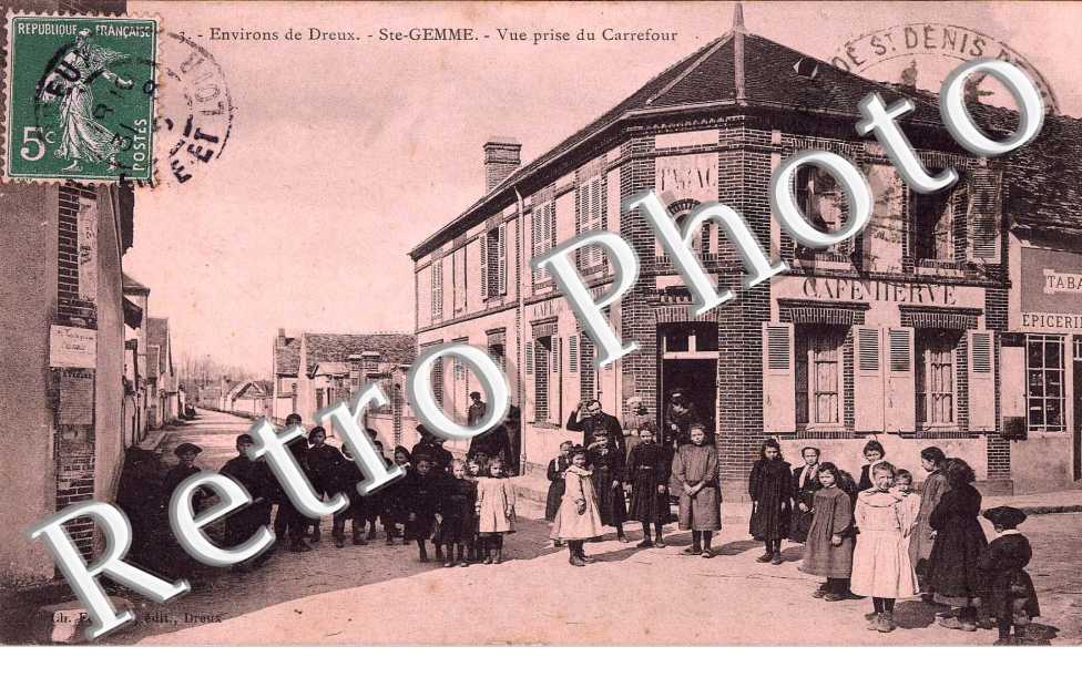 Vue prise du carrefour