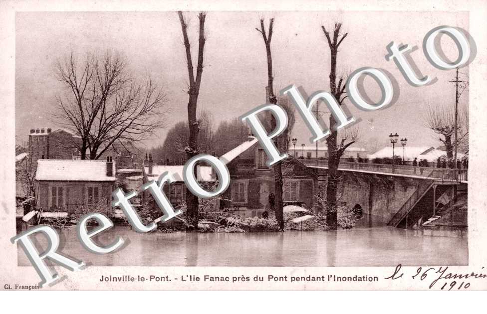 l'ile Fanac près du pont pendant l'inondation le 26 janvier 1910