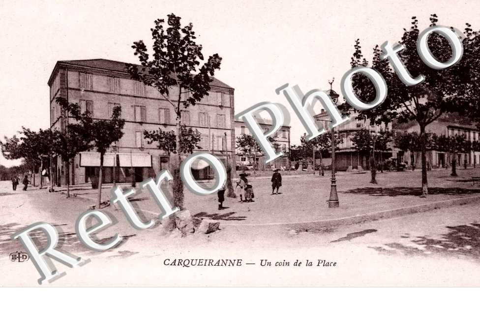 UN COIN DE LA PLACE