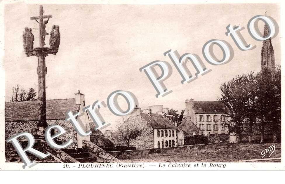 LE CALVAIRE ET LE BOURG
