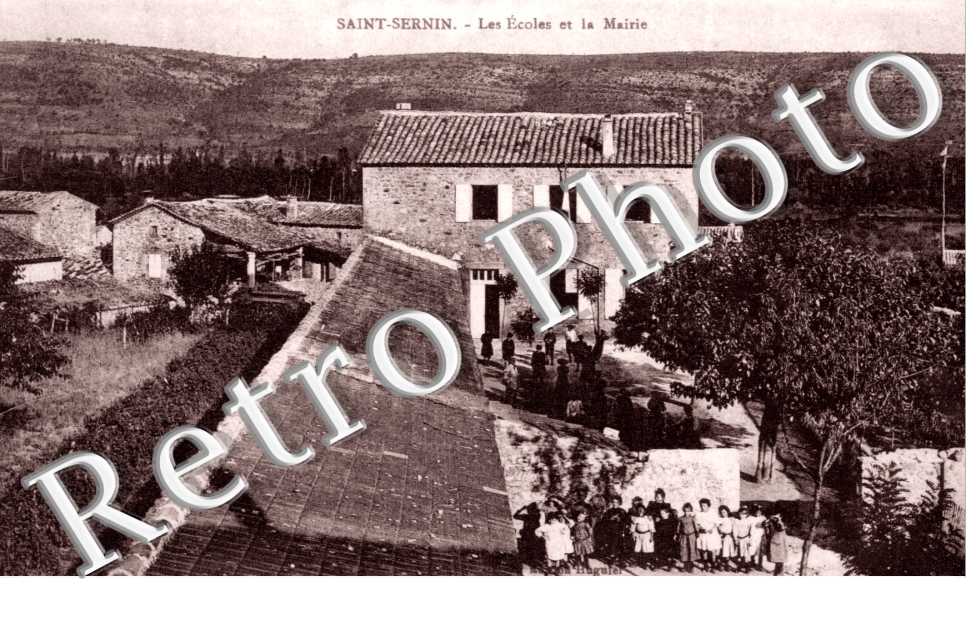 les ecoles et la mairie