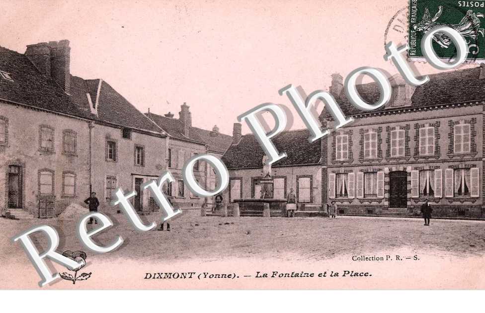 la fontaine et la place