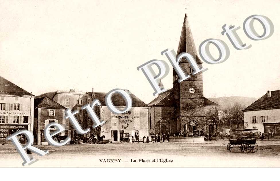 la place et l'eglise