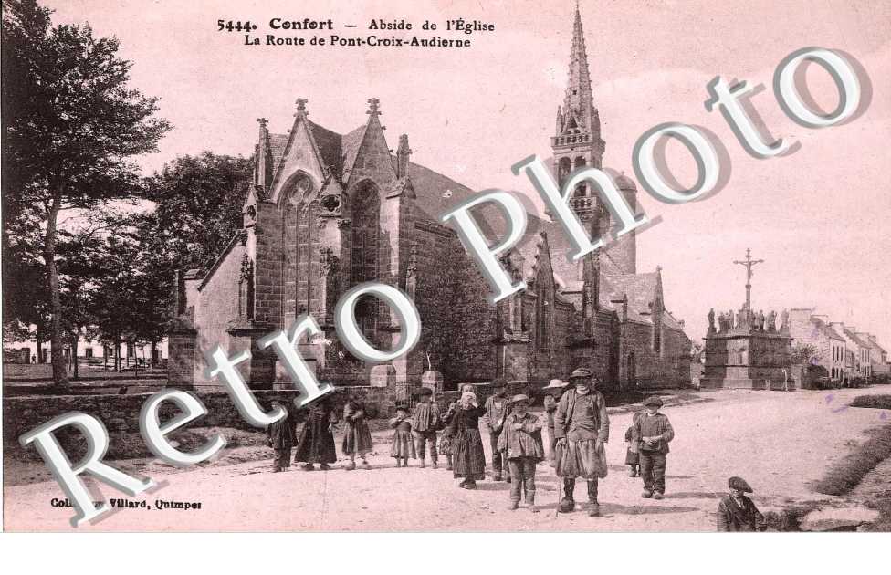 CONFORT - abside de l'eglise, la route de Pont-Croix-Audierne