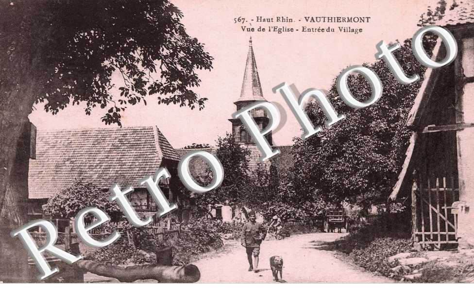 Vue de l'Eglise, Entree du Village