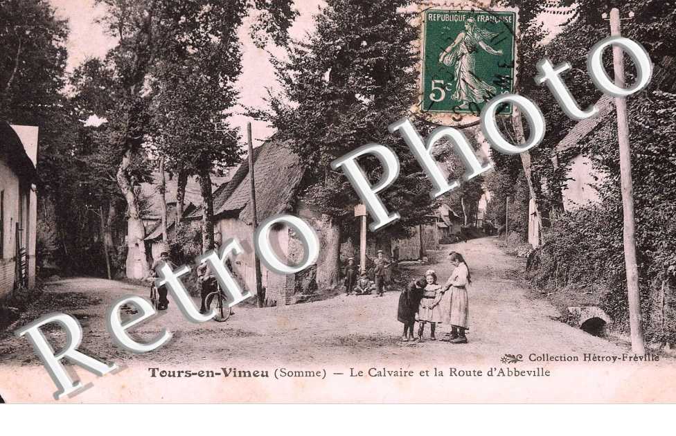 LE CALVAIRE ET LA ROUTE D'ABBEVILLE