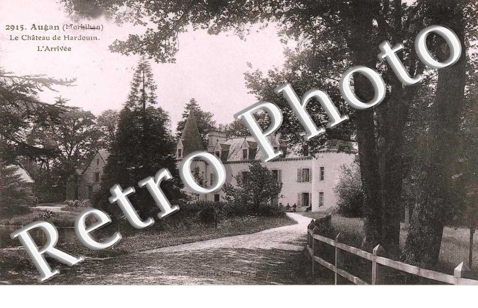 Le chateau de Hardouin - l'arrivee