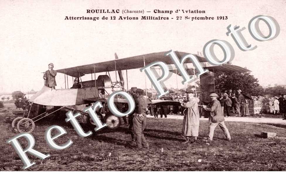 Champ d'aviation - atterissage de 12 avions militaires 22 sept 1913