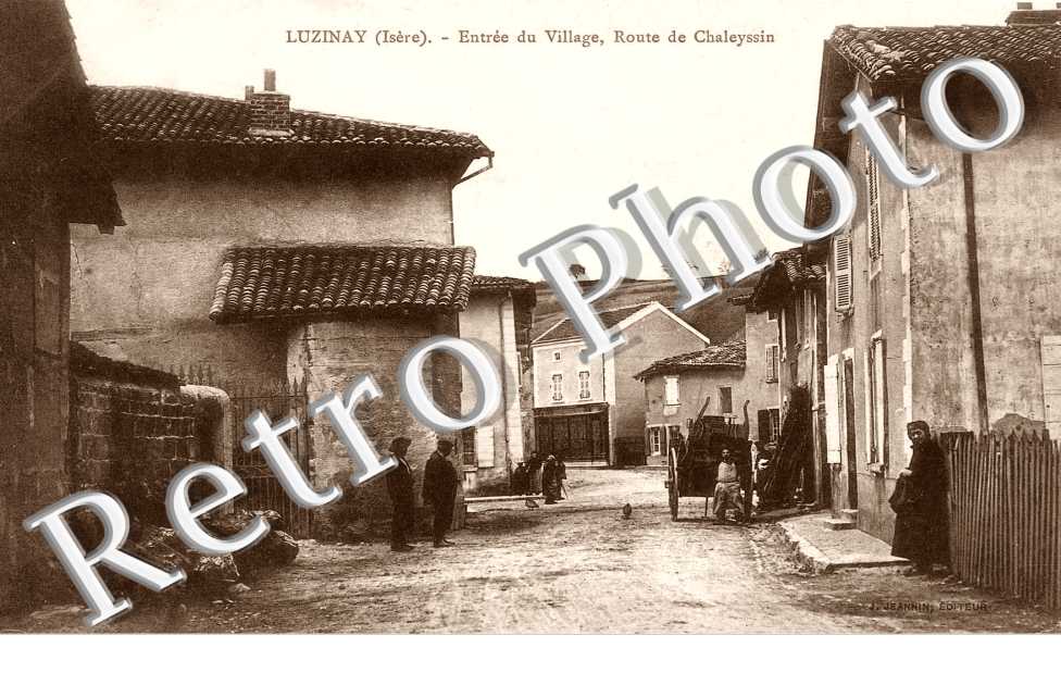 entree du village, route de Chaleyssin