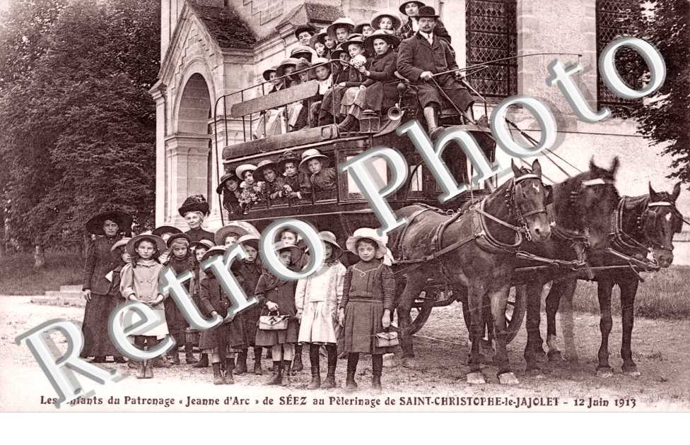 Les enfants du patronage Jeanne d'Arc de Séez au pèlerinage - 12 juin 1913