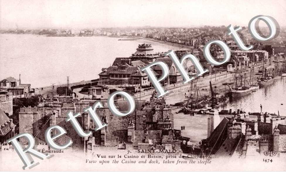 VUE SUR LE CASINO ET LE BASSIN