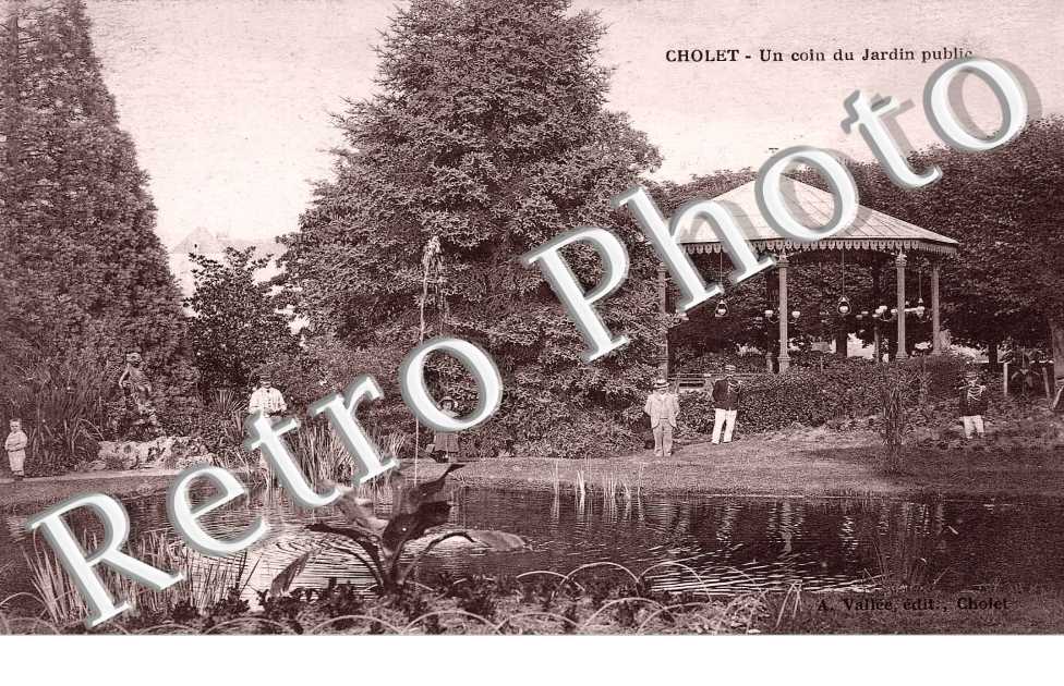 UN COIN DU JARDIN PUBLIC