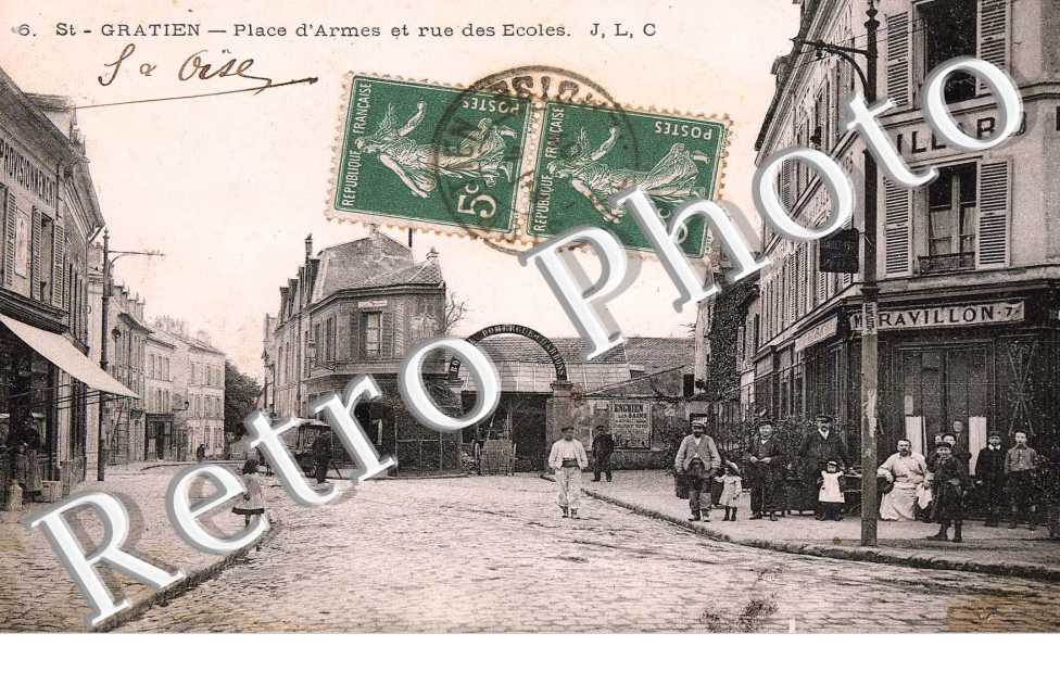 La place d'Armes et la rue des ecoles