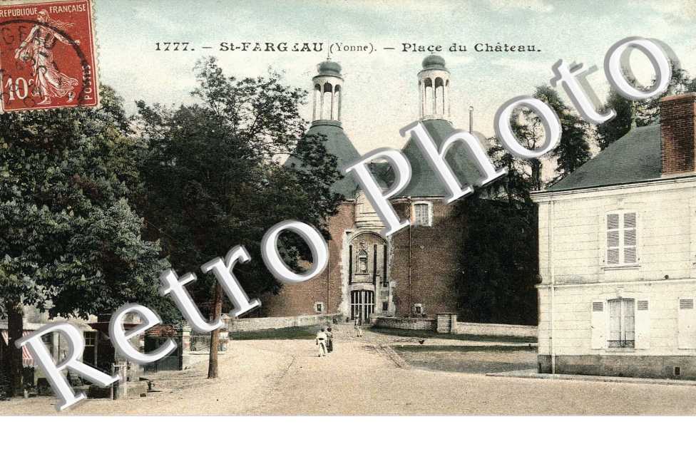 PLACE DU CHATEAU