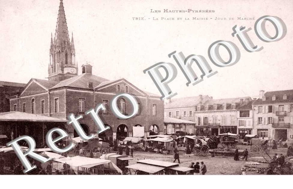 la place et la mairie Jour de marche