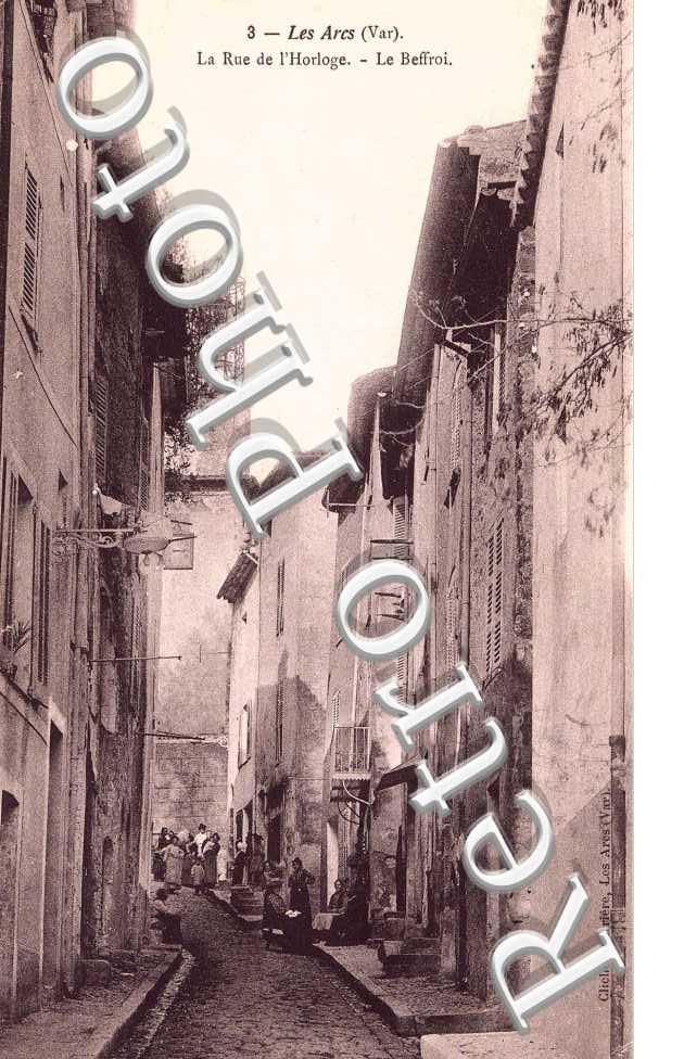 La rue de l'horloge. Le Beffroi