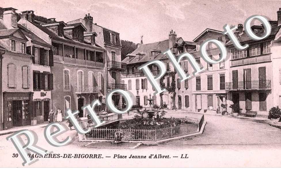 PLACE ET FONTAINE D'ALBRET