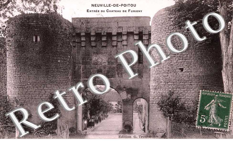 Entree du chateau  de Furigny