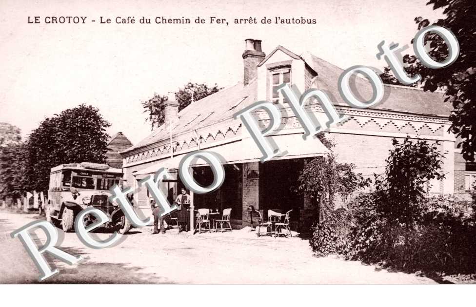 le cafe du chemin de fer, arret de l'autobus