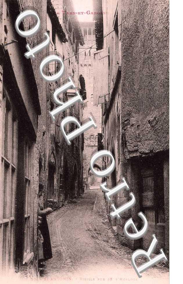 L Vieille Rue de L'Horloge