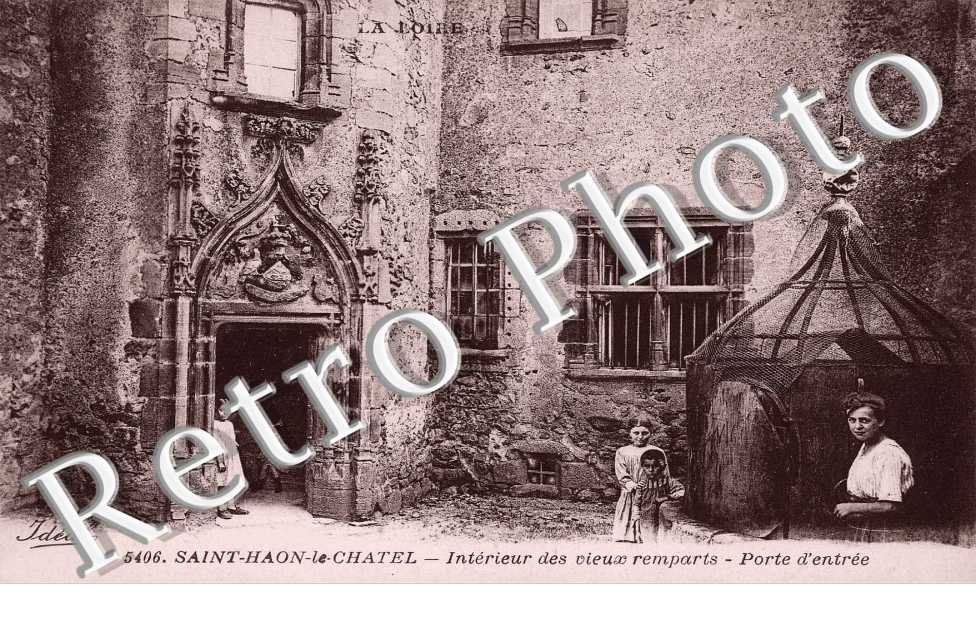 interieur des vieux remparts, porte d'entree