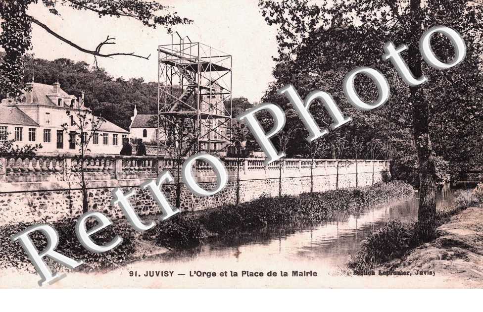 l'Orge et la Place de la Mairie