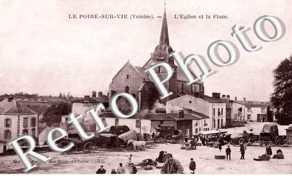 L'EGLISE ET LA PLACE