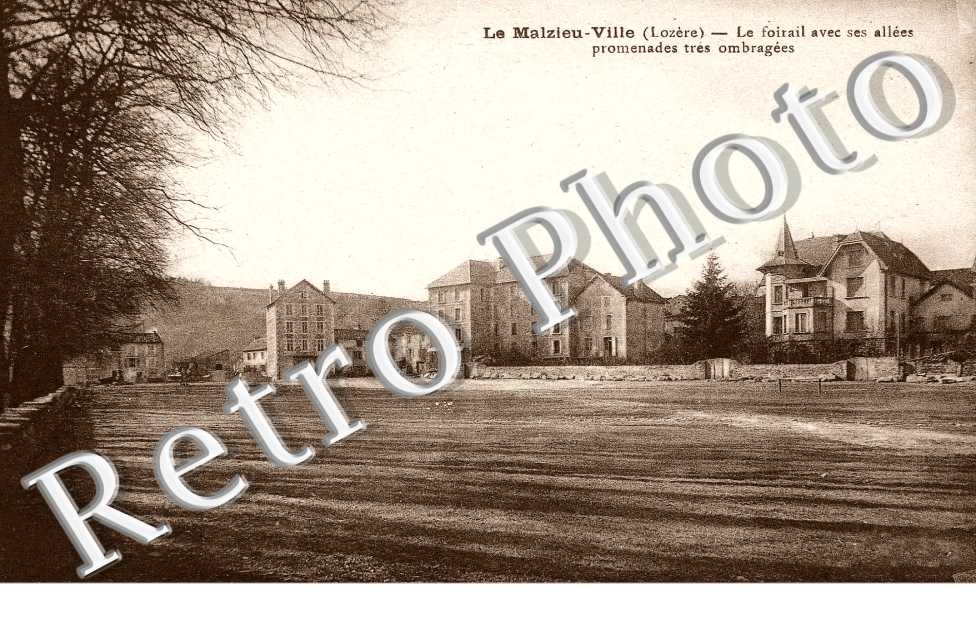 le foirail avec ses allees