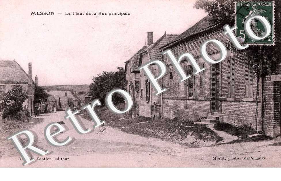 Le haut de la rue principale