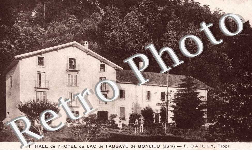 Hall de l'hotel du lac de l'abbaye - F. Bailly proprietaire