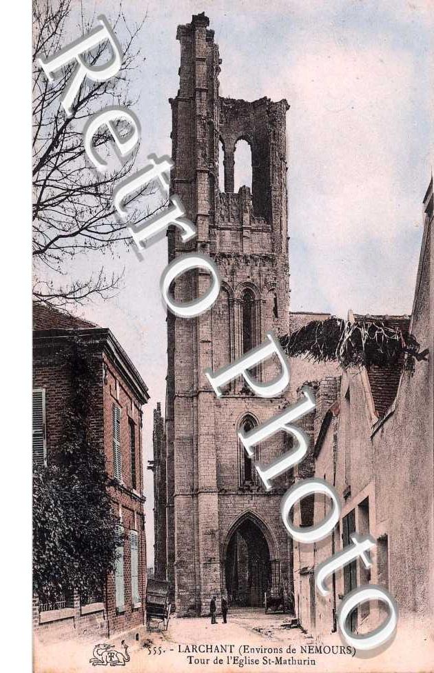 tour de l'eglise Saint Mathurin