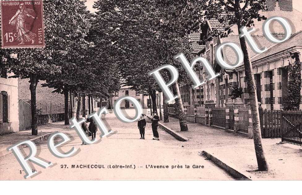 L'AVENUE PRES LA GARE