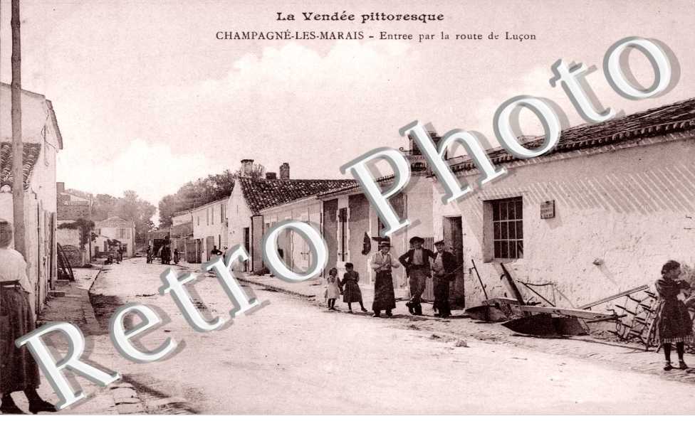 Entree de la Route de Lucon