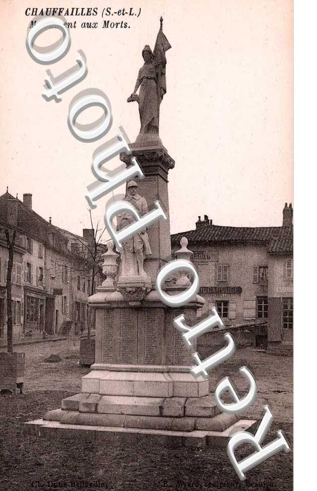 MONUMENTS AUX MORTS
