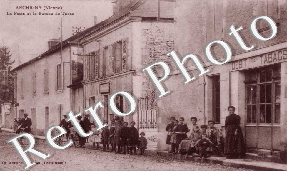 LA POSTE ET LE BUREAU DE TABAC