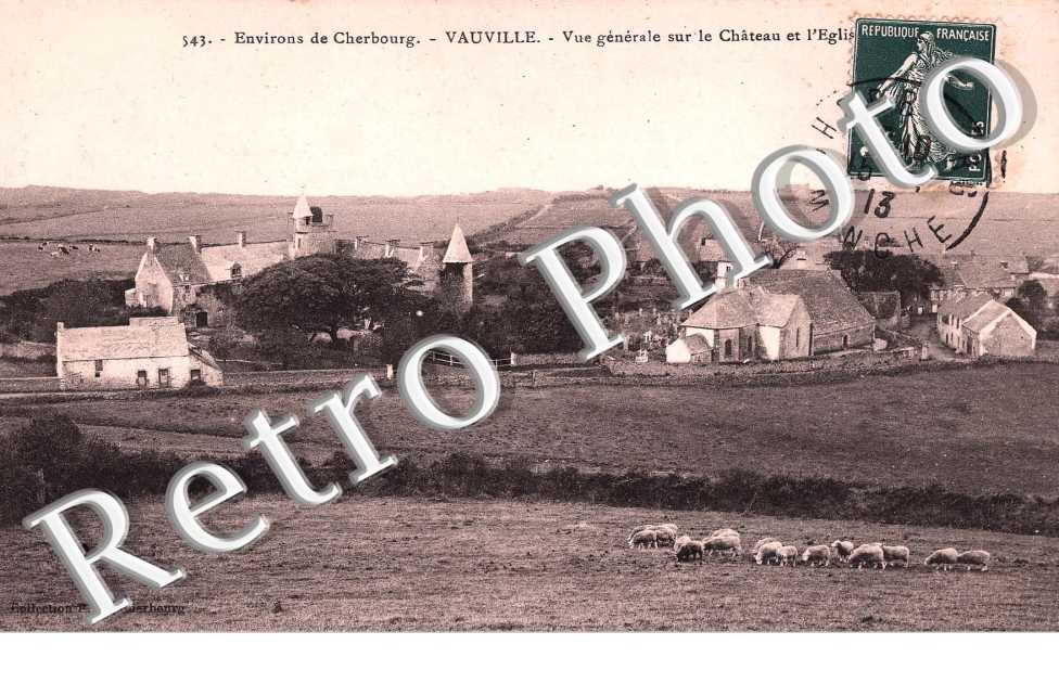 Vue generale sur le Chateau et l'Eglise