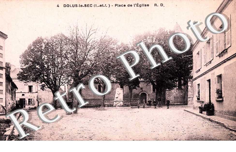 PLACE DE L'EGLISE