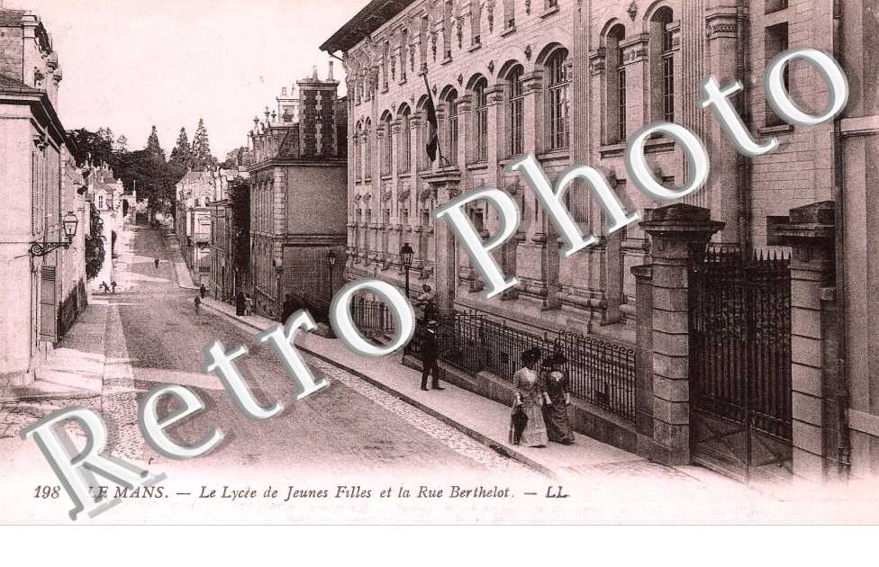 LYCEE DE JEUNES FILLES