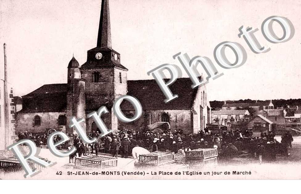 LA PLACE DE L'EGLISE