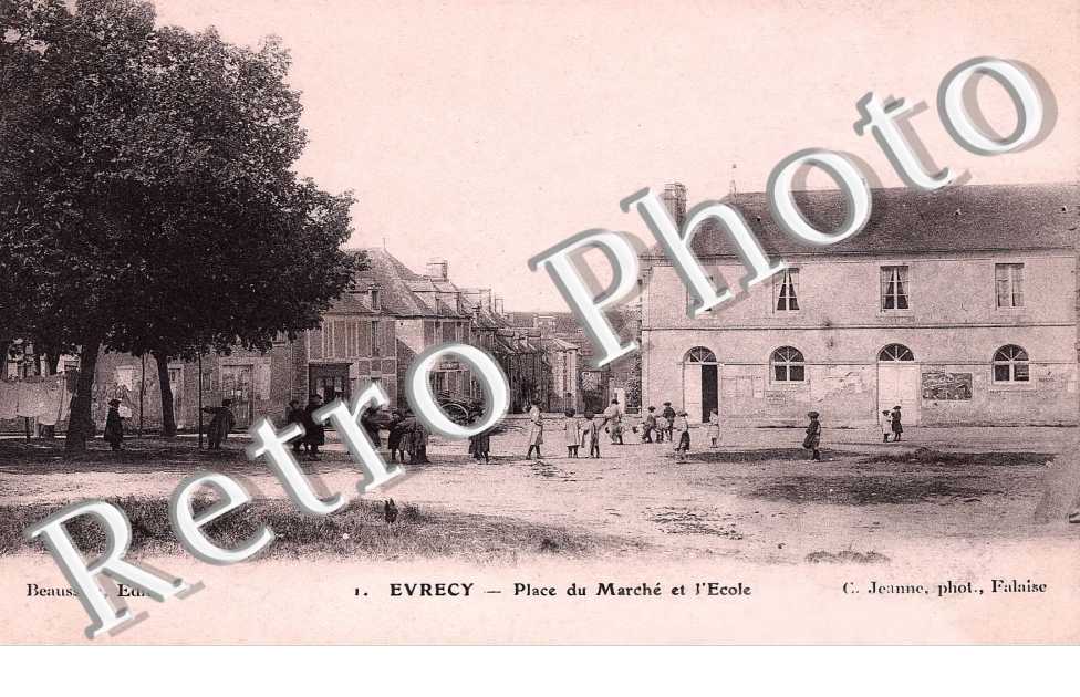 place du marche et l' ecole