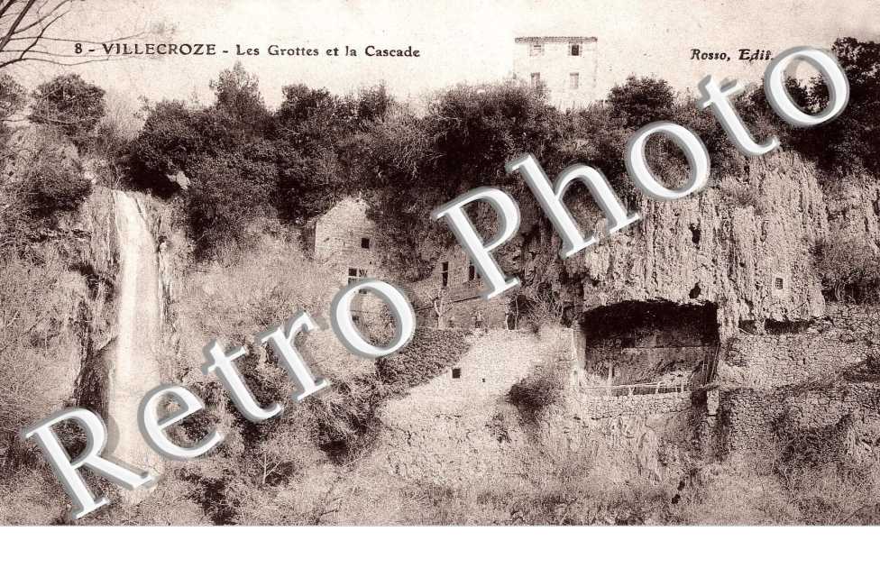 La cascade et la grotte