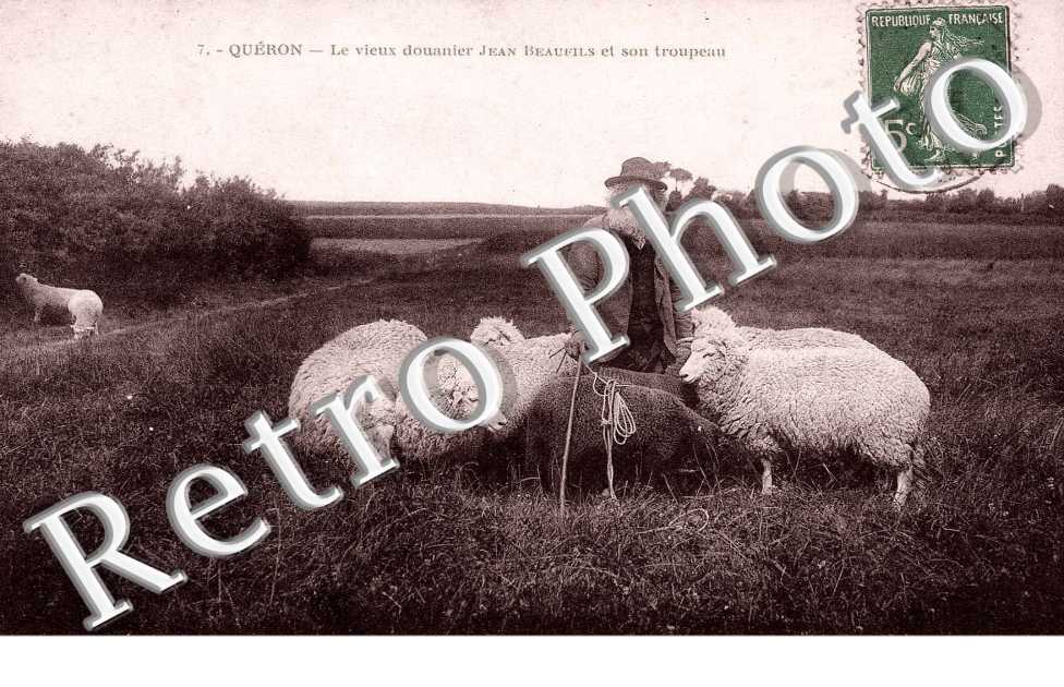 Le vieux douanier Jean Beaufils et son troupeau