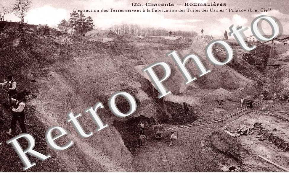 L'extraction des terres servant a la fabrication des tuiles des usines "Polakowski et Cie"