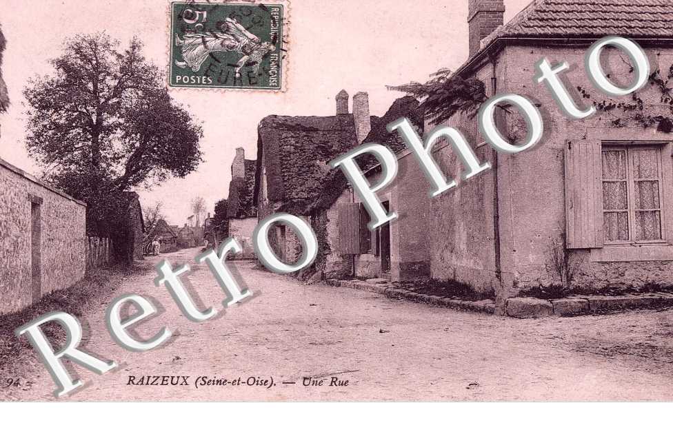 UNE RUE